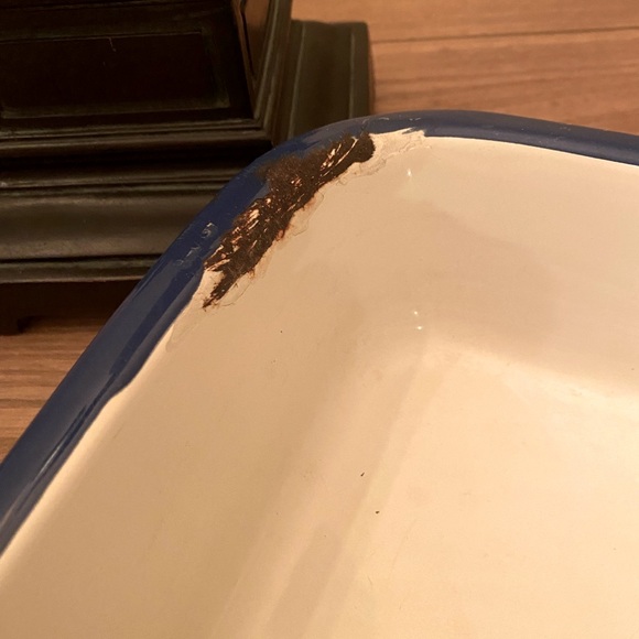 Vintage Enamel Tray w/built in pour spout - Picture 5 of 7